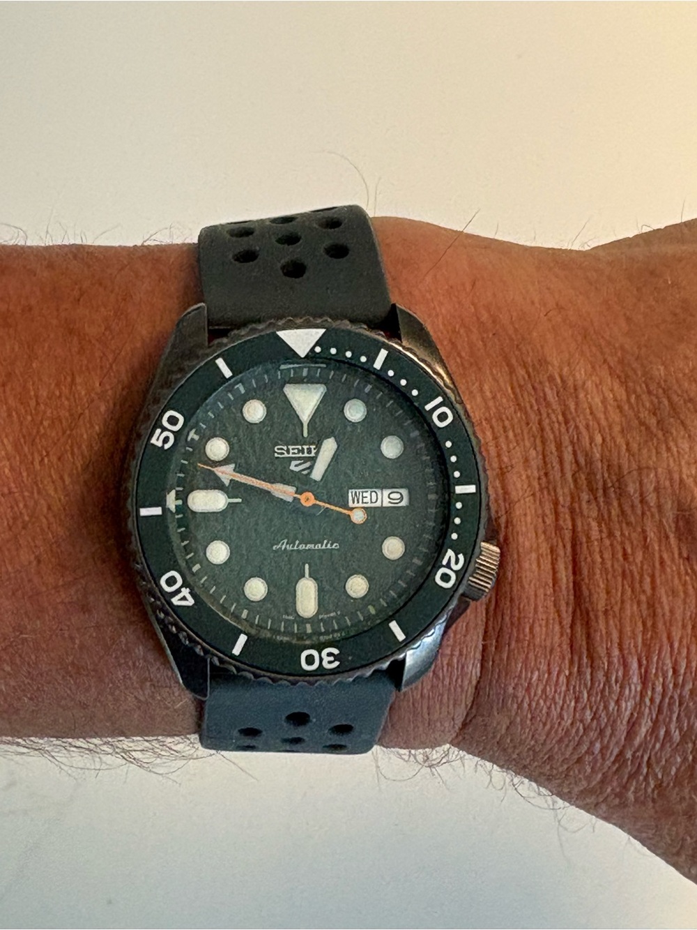 Seiko Men's Green Dial Dive Watch with Black Strap